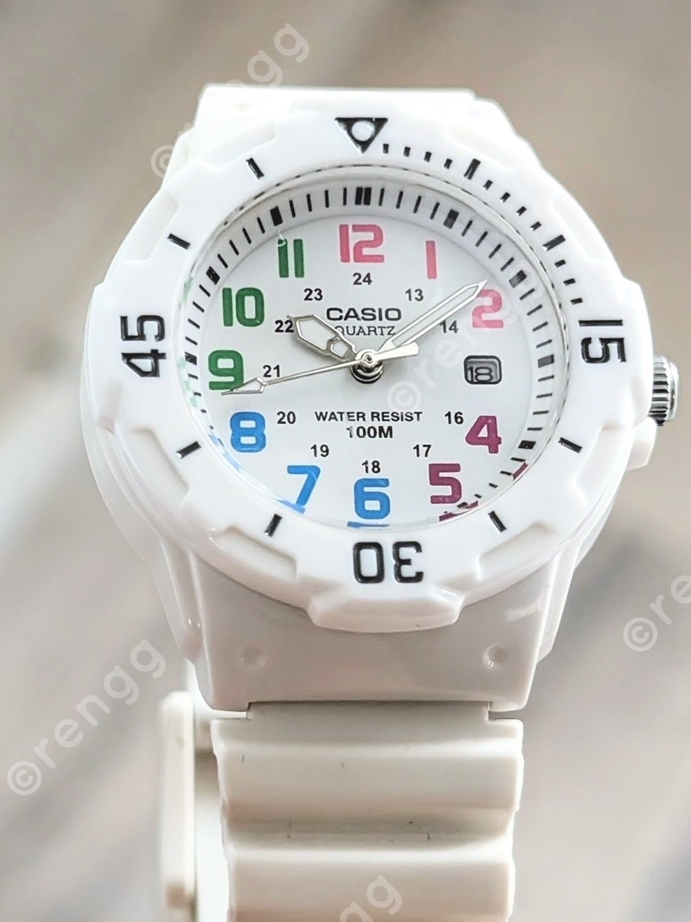 Casio Diver White Resin 100M Water Resistan Quartz Watch Multicolor 35mm